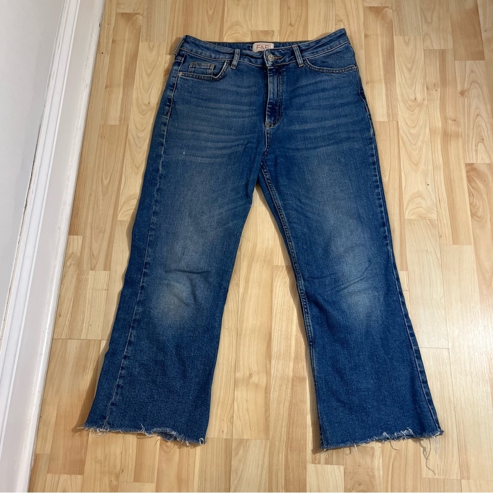 F&F Women’s Medium Wash Kick Boot Cropped Jeans Mid Rise Womens Size 6